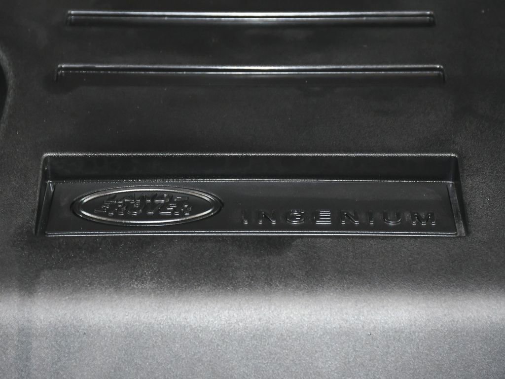 Used 2024 Land Rover Defender 130 X-Dynamic SE image 78