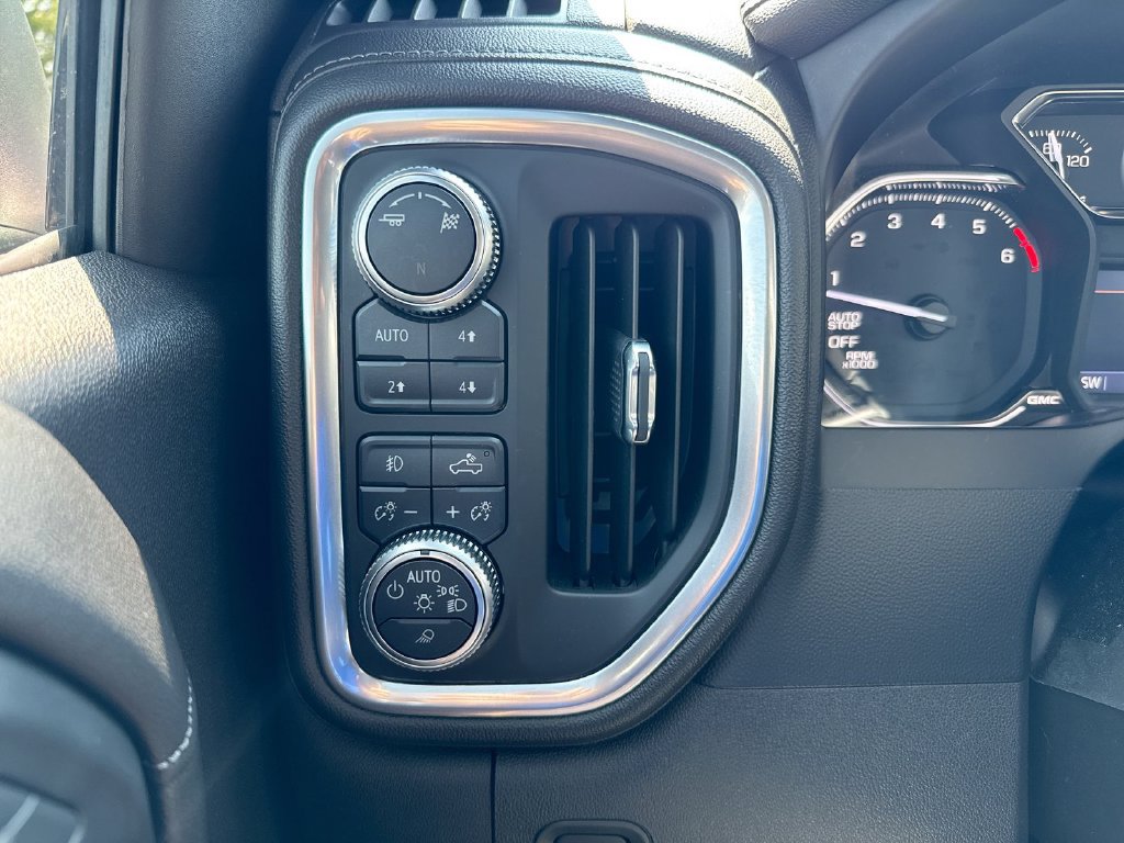Used 2019 GMC Sierra 1500 SLT w/ SLT Premium Plus Package AWD/4WD image 18