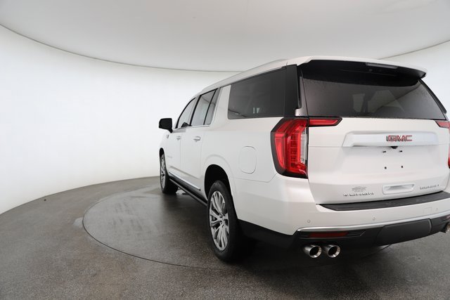 Used 2023 GMC Yukon XL Denali image 12