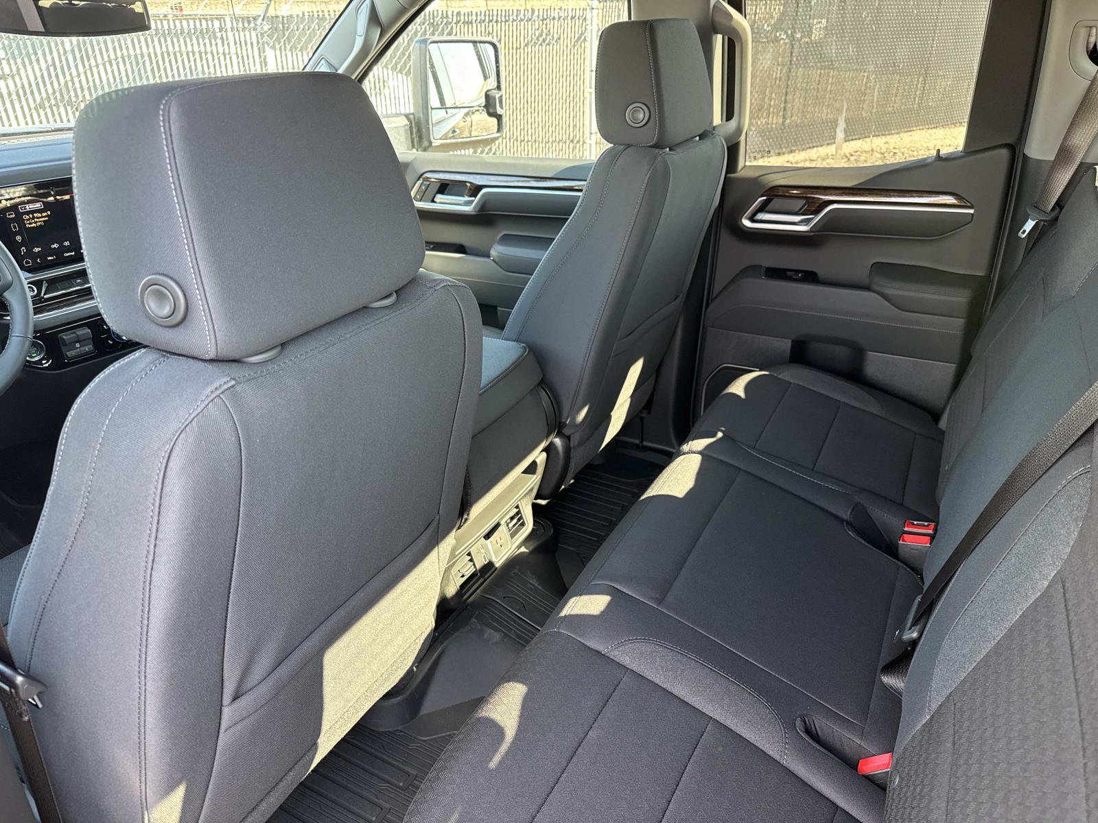 New 2026 GMC Sierra 1500 Elevation w/ LPO, Elevation Black Package AWD/4WD image 17