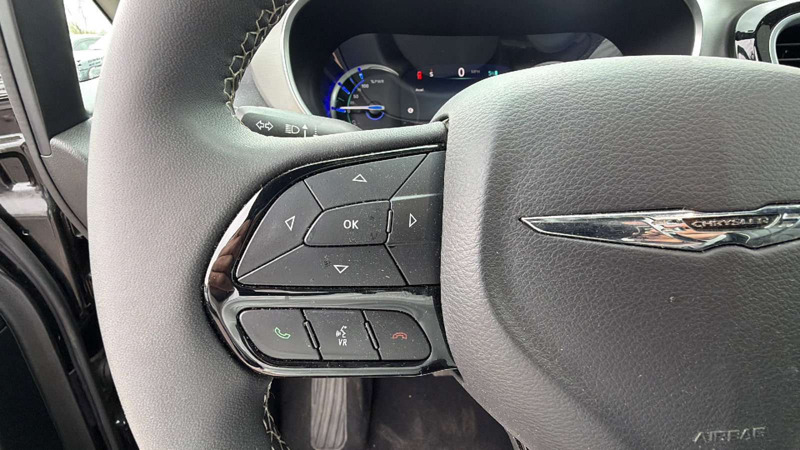 Used 2024 Chrysler Pacifica Premium image 28