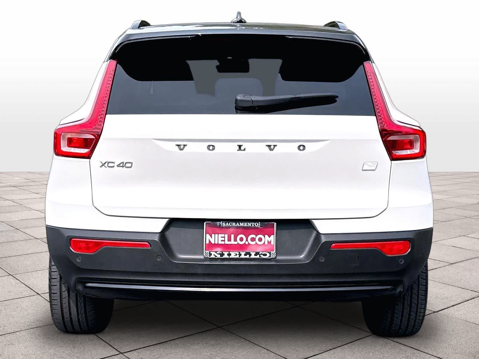 Used 2023 Volvo XC40 Recharge Core w/ Protection Package Premier AWD/4WD image 7