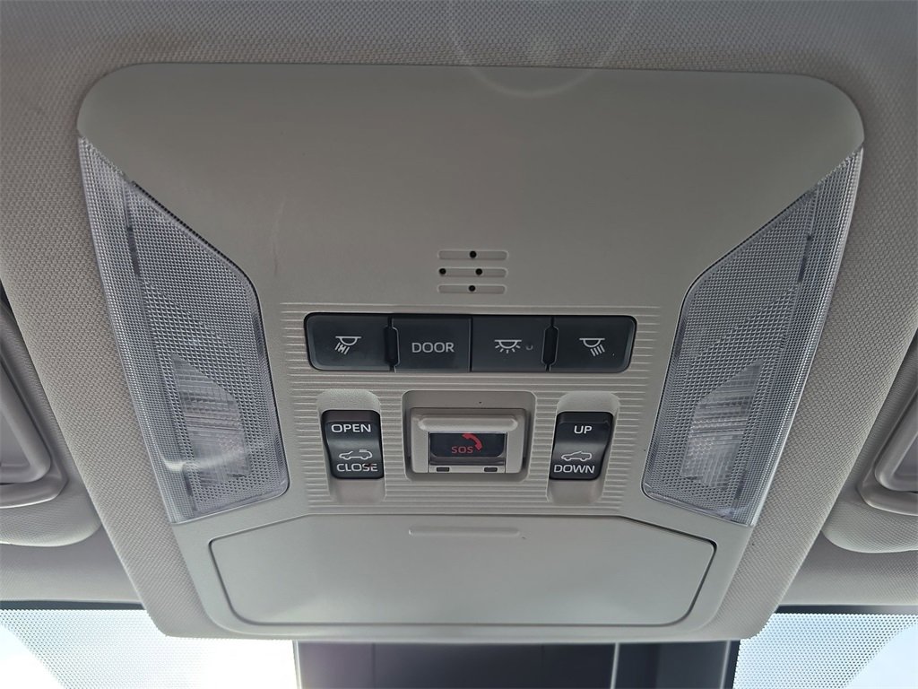 Used 2022 Toyota RAV4 XLE Premium image 36