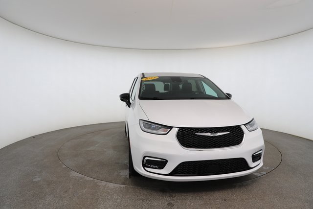 Used 2024 Chrysler Pacifica Touring-L image 29