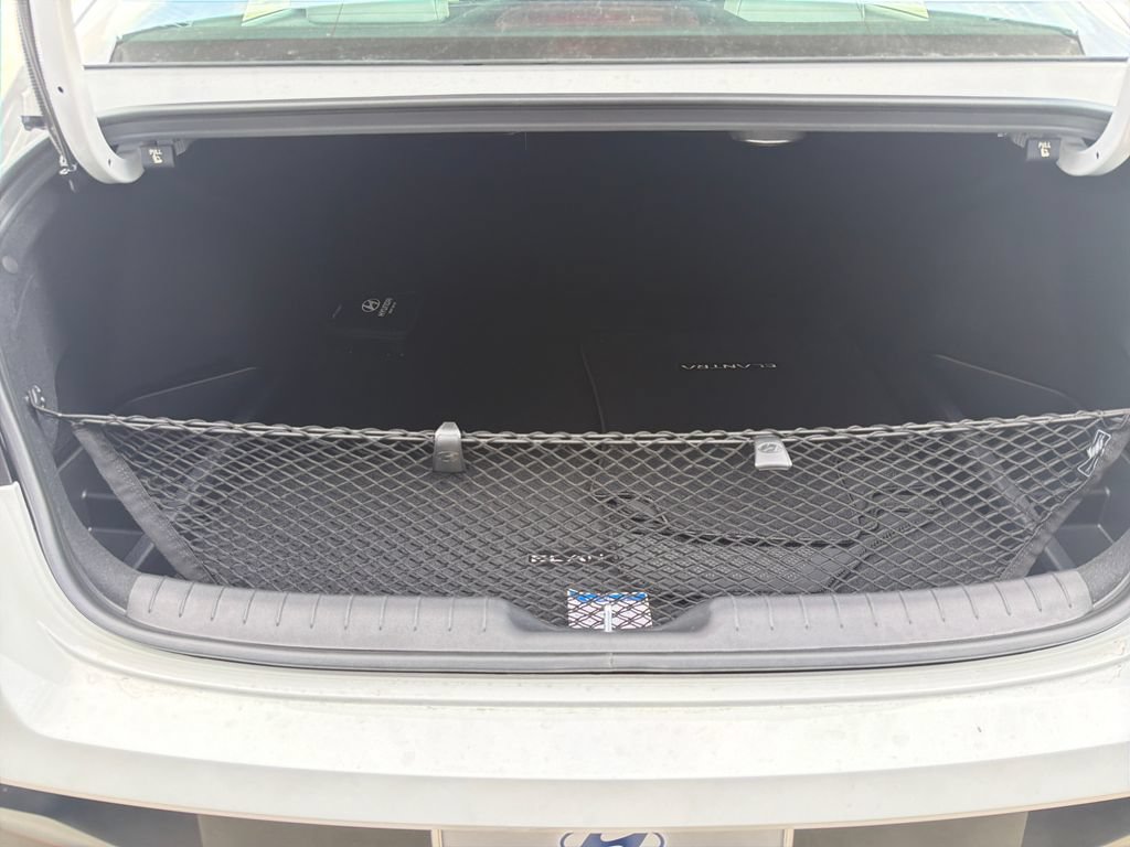 New 2026 Hyundai Elantra Limited FWD image 29