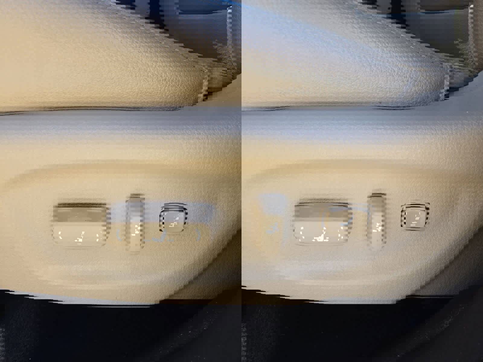 Used 2015 Kia Sorento EX w/ EX V6 Touring Package image 16