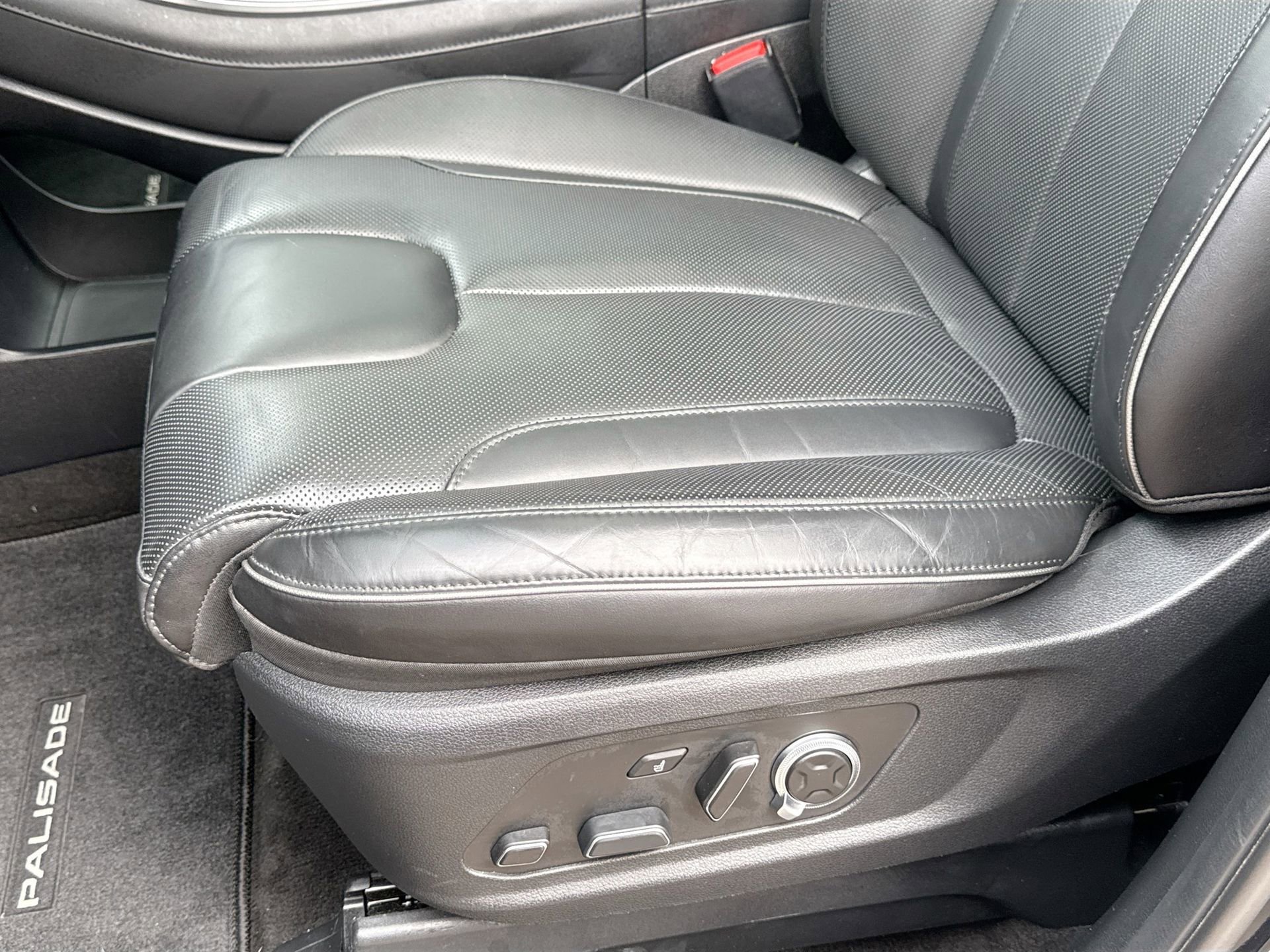 Used 2024 Hyundai Palisade Calligraphy image 21