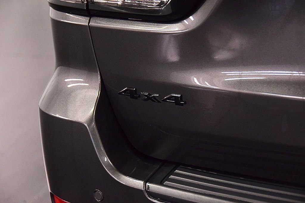 Used 2020 Jeep Grand Cherokee Altitude AWD/4WD image 13