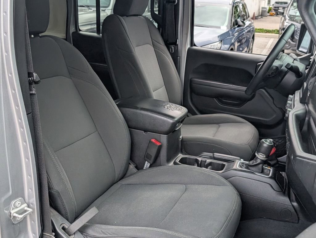 Certified 2018 Jeep Wrangler Unlimited Sport S image 17