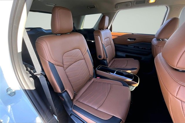 New 2025 Nissan Pathfinder Platinum image 10