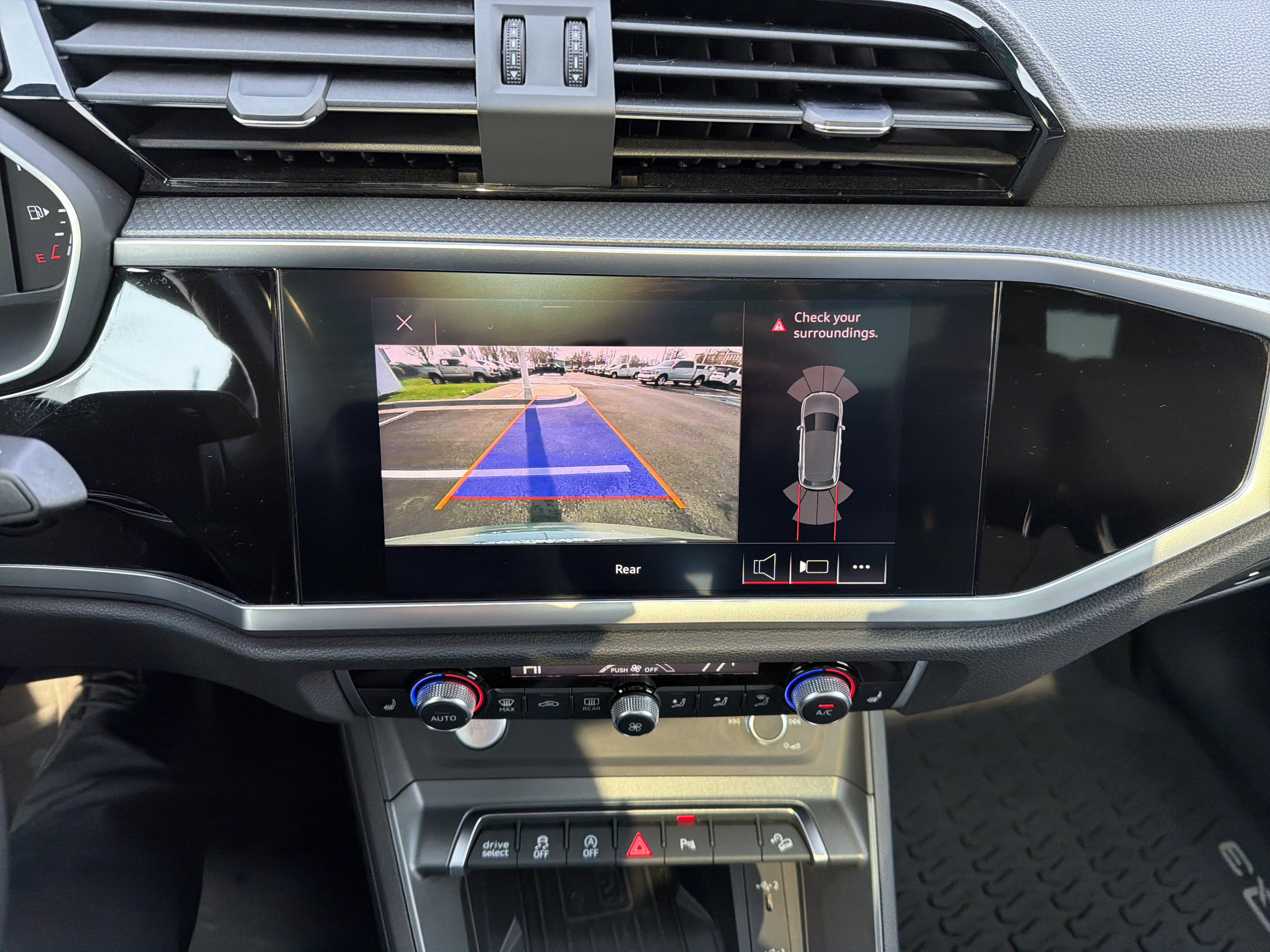 Used 2020 Audi Q3 2.0T Premium Plus w/ Premium Plus Package image 24