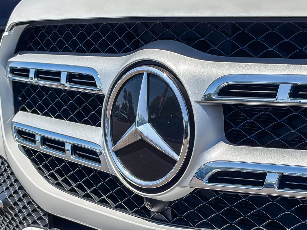 Used 2023 Mercedes-Benz GLS 450 4MATIC image 13