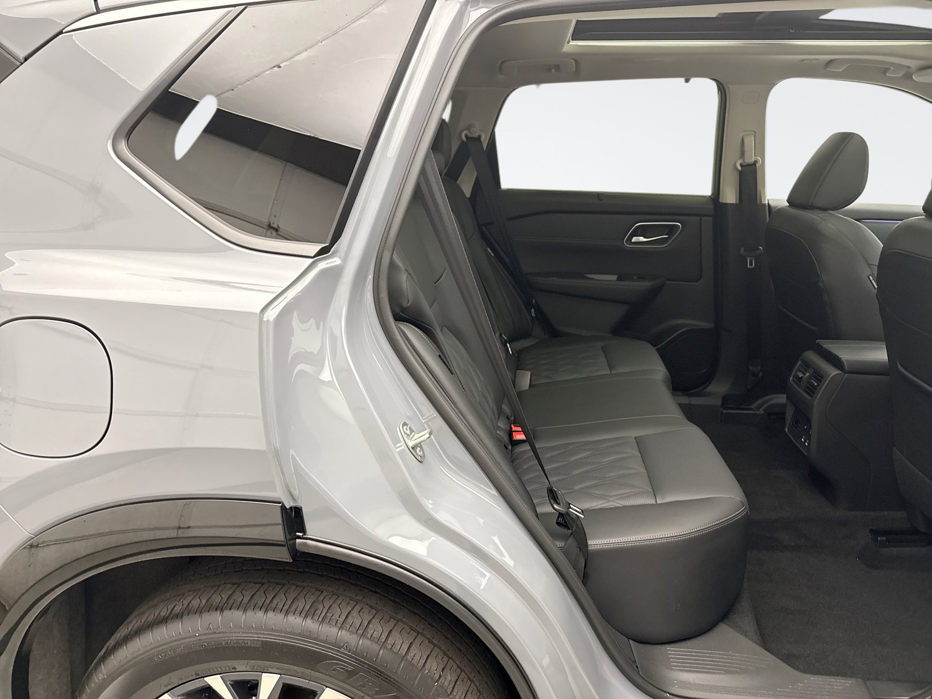 Used 2025 Nissan Rogue Platinum w/ Platinum Premium Package FWD image 20