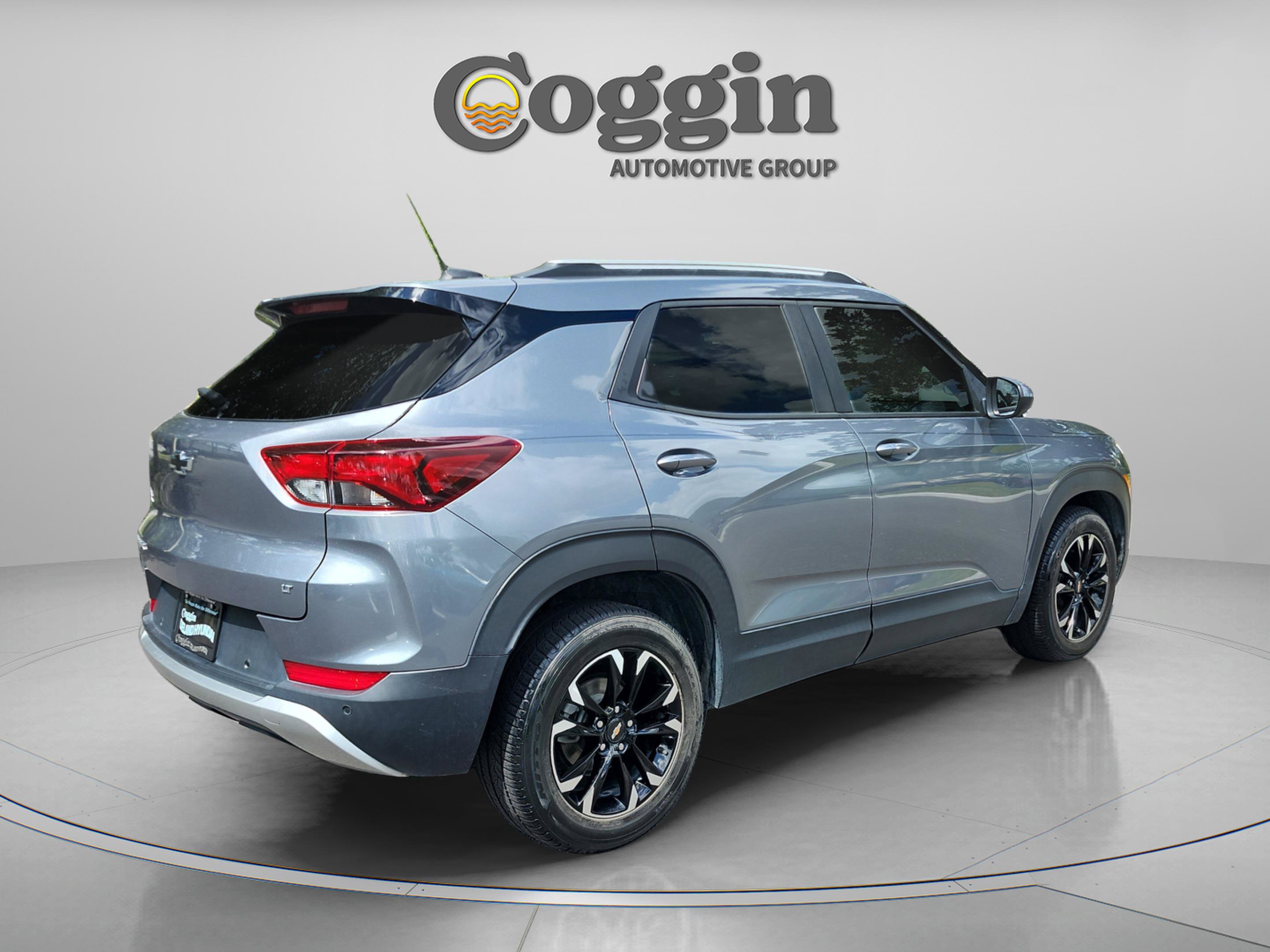 Used 2022 Chevrolet TrailBlazer LT w/ Premium Seating Package FWD image 5