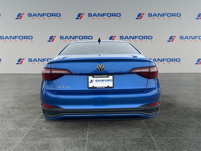Used 2022 Volkswagen Jetta Sport image 4