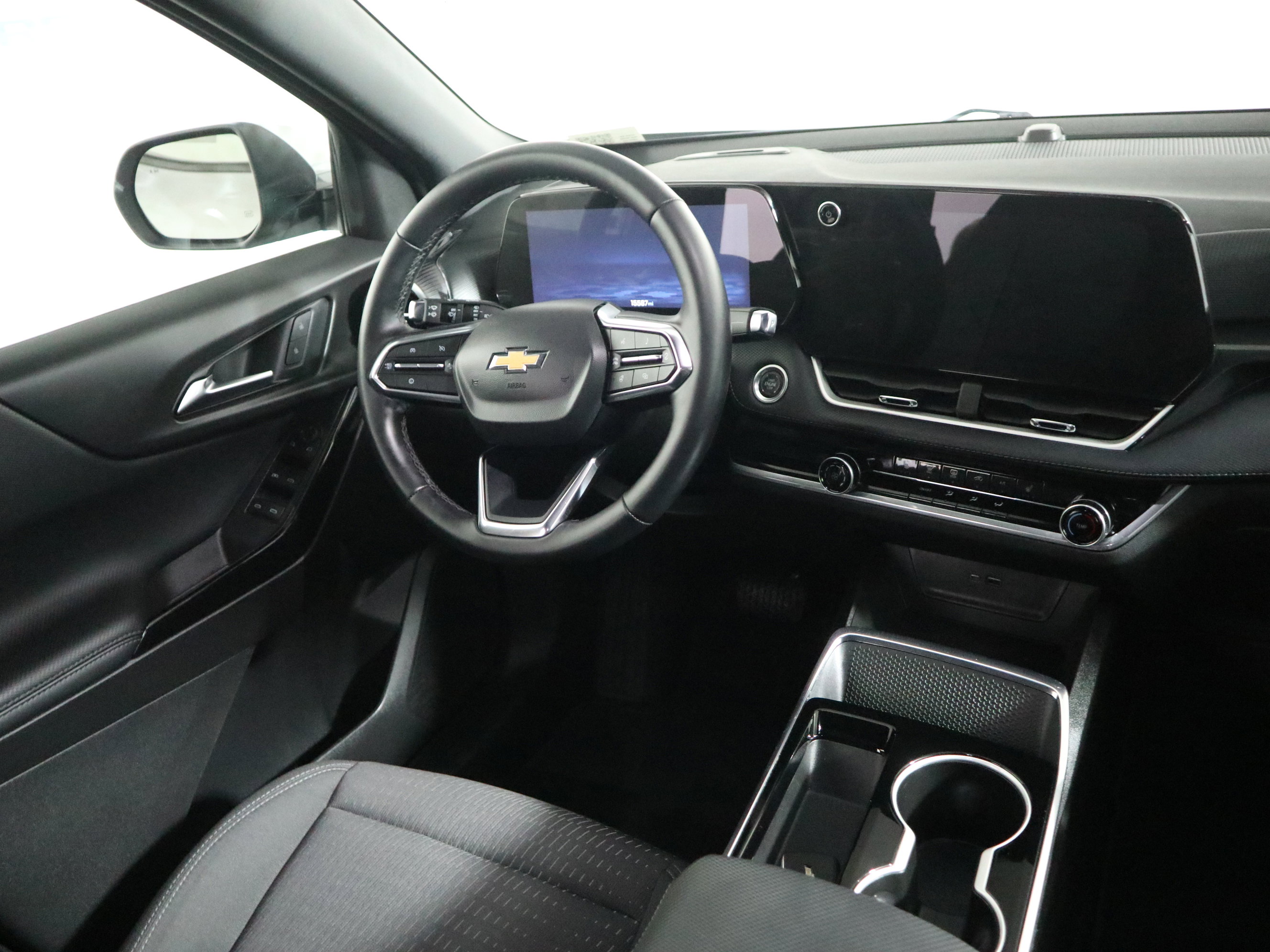 Used 2025 Chevrolet Equinox LT AWD/4WD image 15