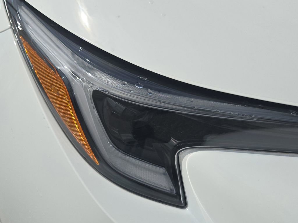 Used 2025 Toyota Corolla SE image 5