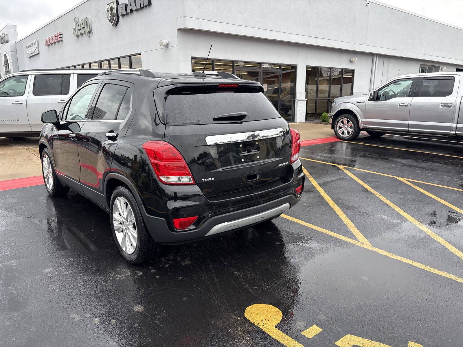Used 2019 Chevrolet Trax Premier w/ LPO, Cargo Package FWD image 7