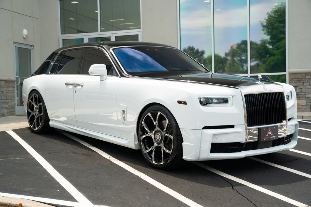 Used 2022 Rolls-Royce Phantom Sedan w/ The Phantom Package RWD image 9
