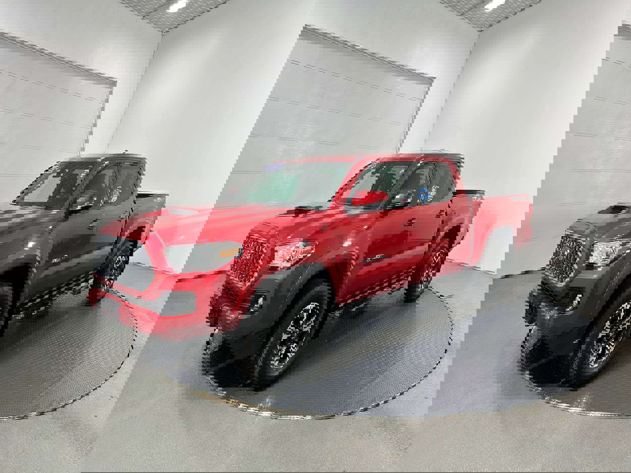 Used 2019 Toyota Tacoma TRD Sport image 17