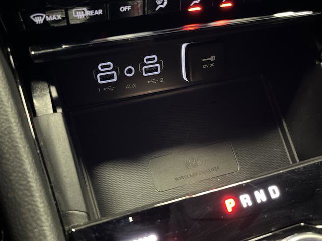 Used 2023 Jeep Grand Cherokee Limited w/ Luxury Tech Group II image 23