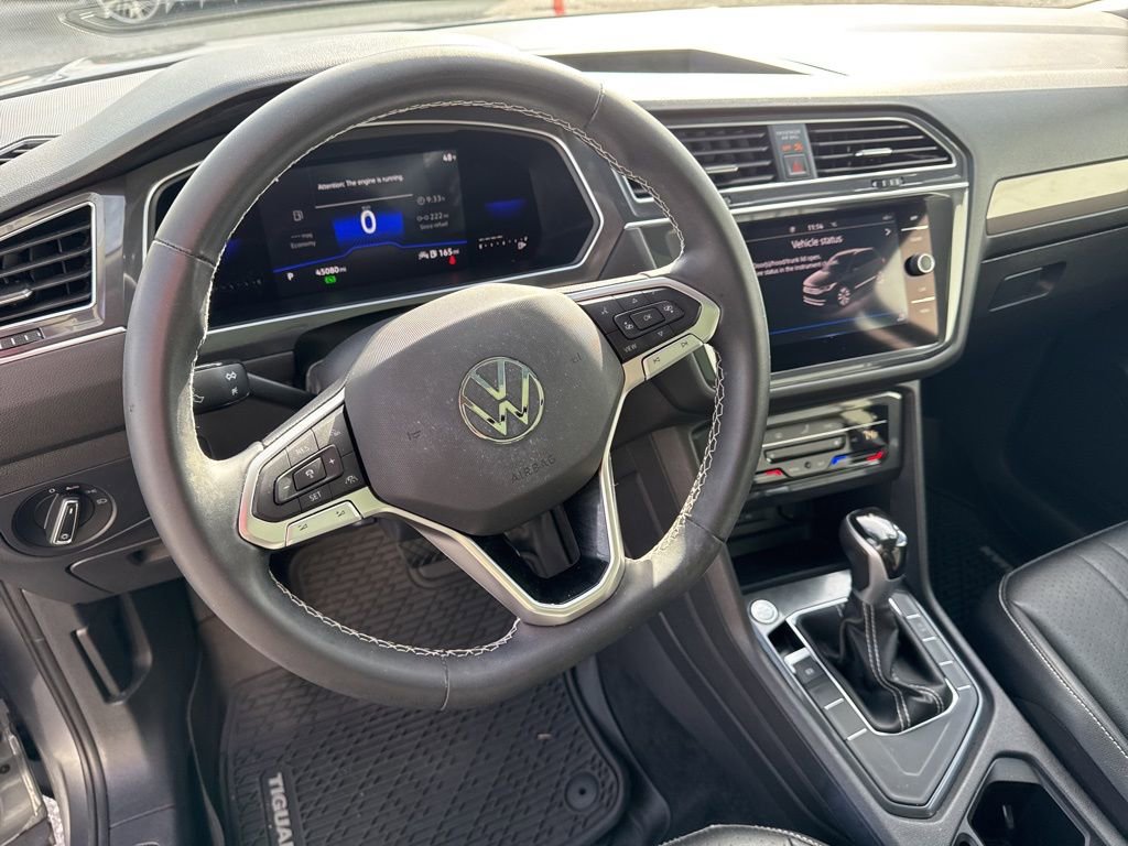 Certified 2023 Volkswagen Tiguan SE w/ Panoramic Sunroof Package image 24