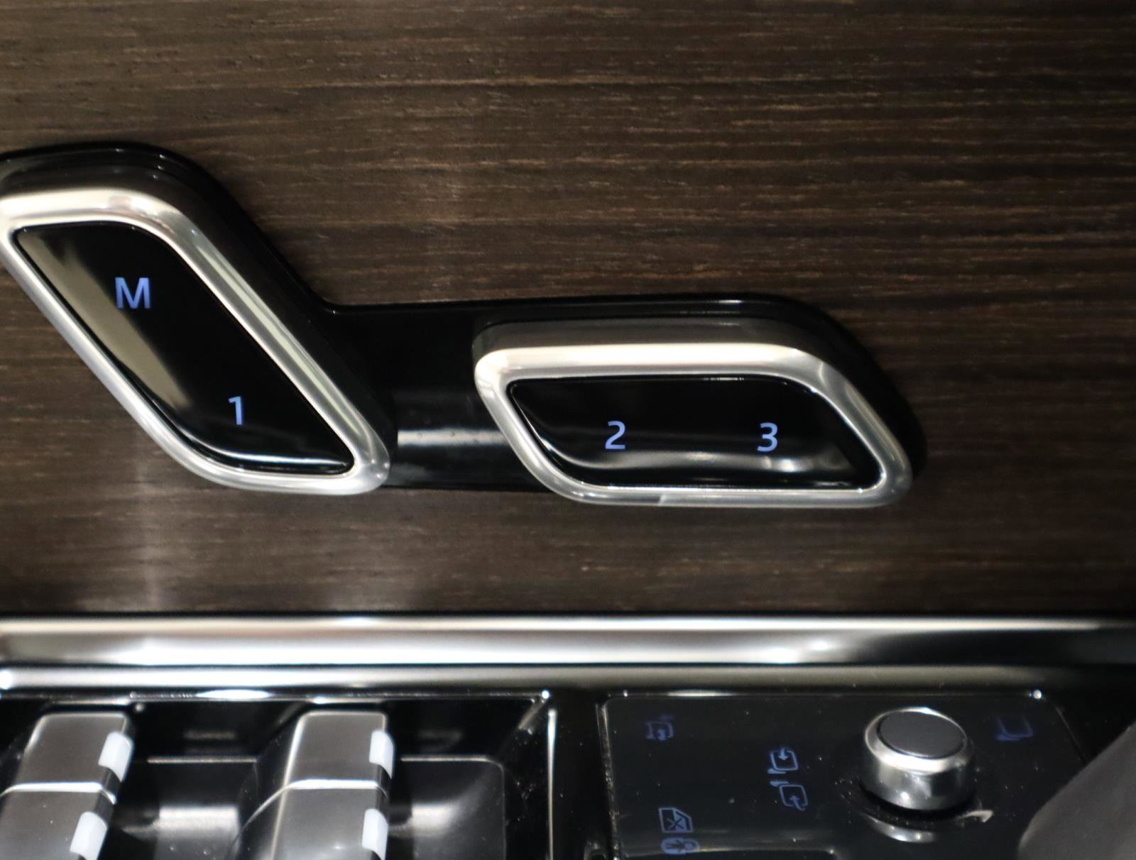 Used 2024 Land Rover Range Rover SE image 26