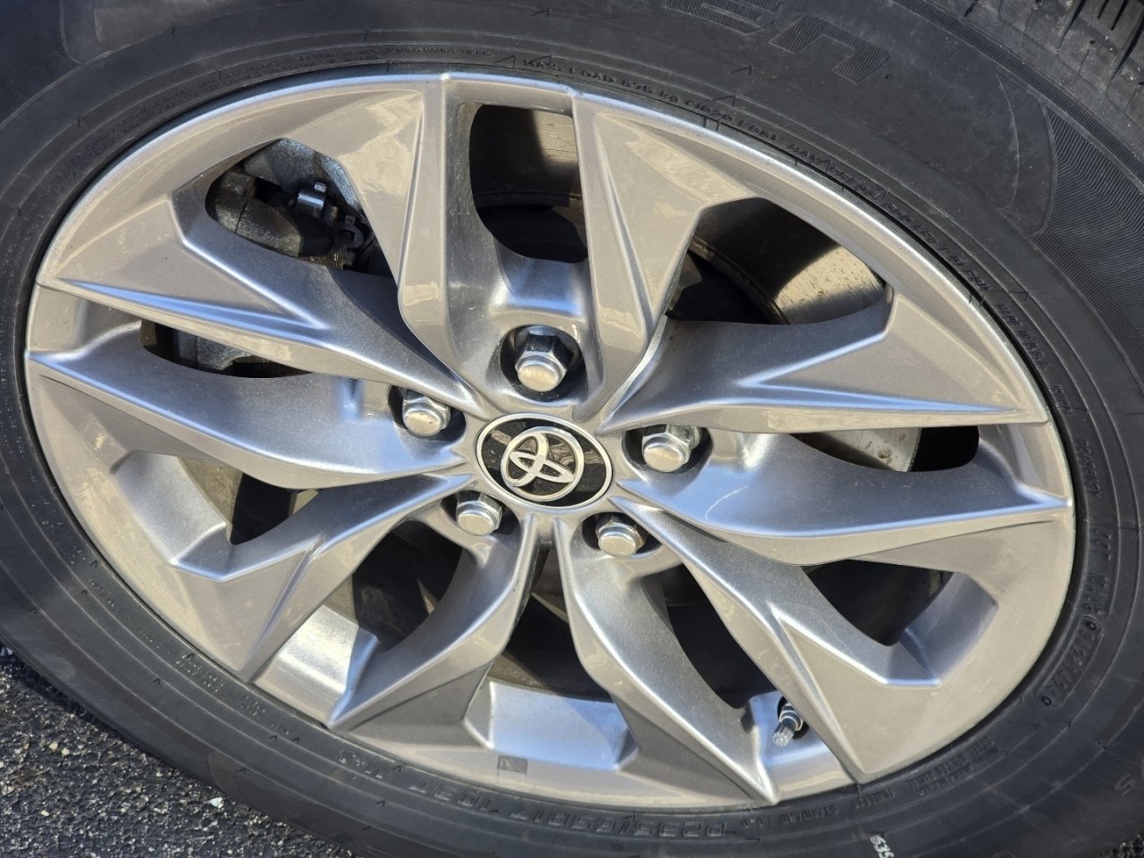 Used 2022 Toyota Sienna XLE image 23