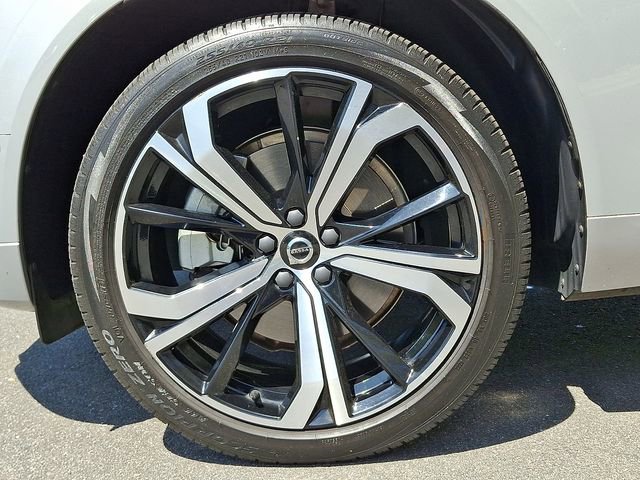 Used 2023 Volvo XC60 B6 Ultimate w/ Climate Package image 8