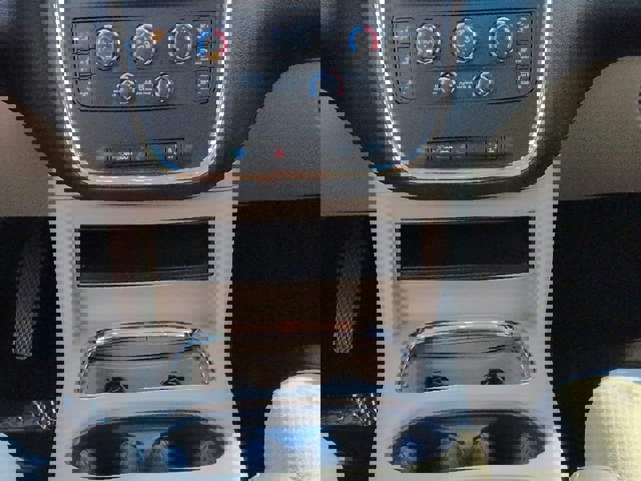 Used 2014 Dodge Grand Caravan SXT FWD image 18