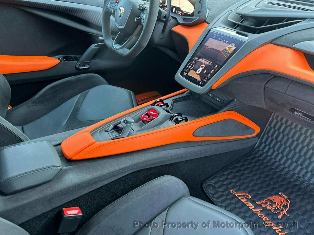 Used 2024 Lamborghini Revuelto AWD/4WD image 4