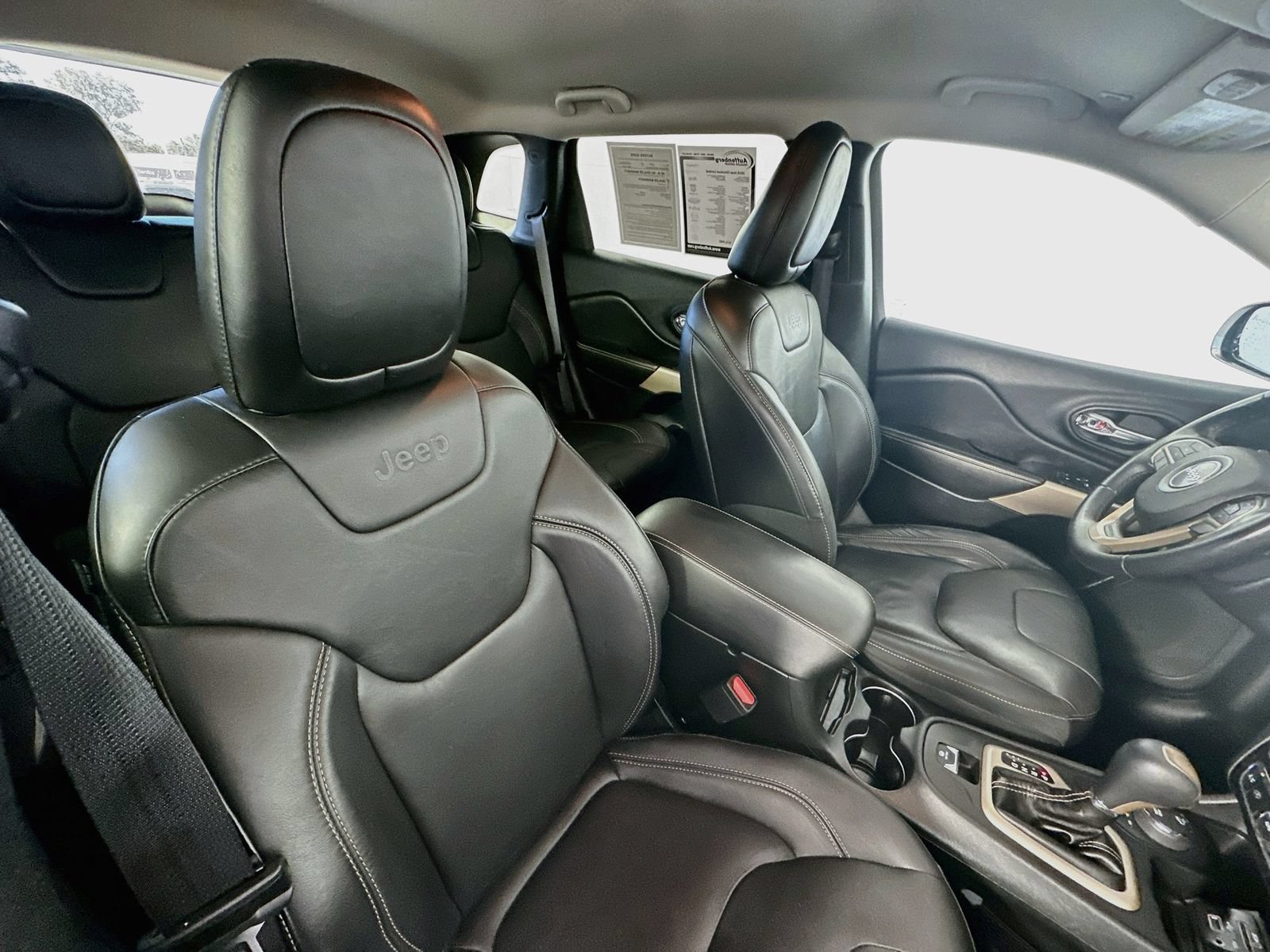 Used 2018 Jeep Cherokee Limited AWD/4WD image 27