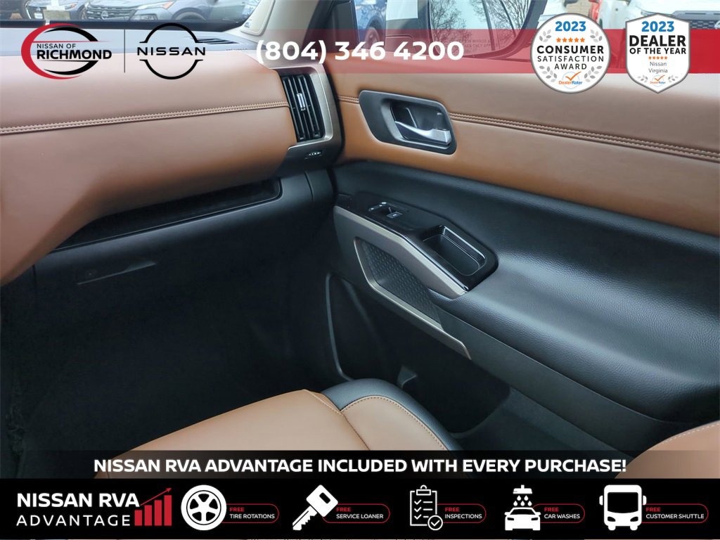 Certified 2025 Nissan Pathfinder Platinum image 18