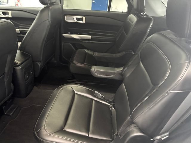 Used 2023 Ford Explorer XLT w/ Equipment Group 202A AWD/4WD image 28