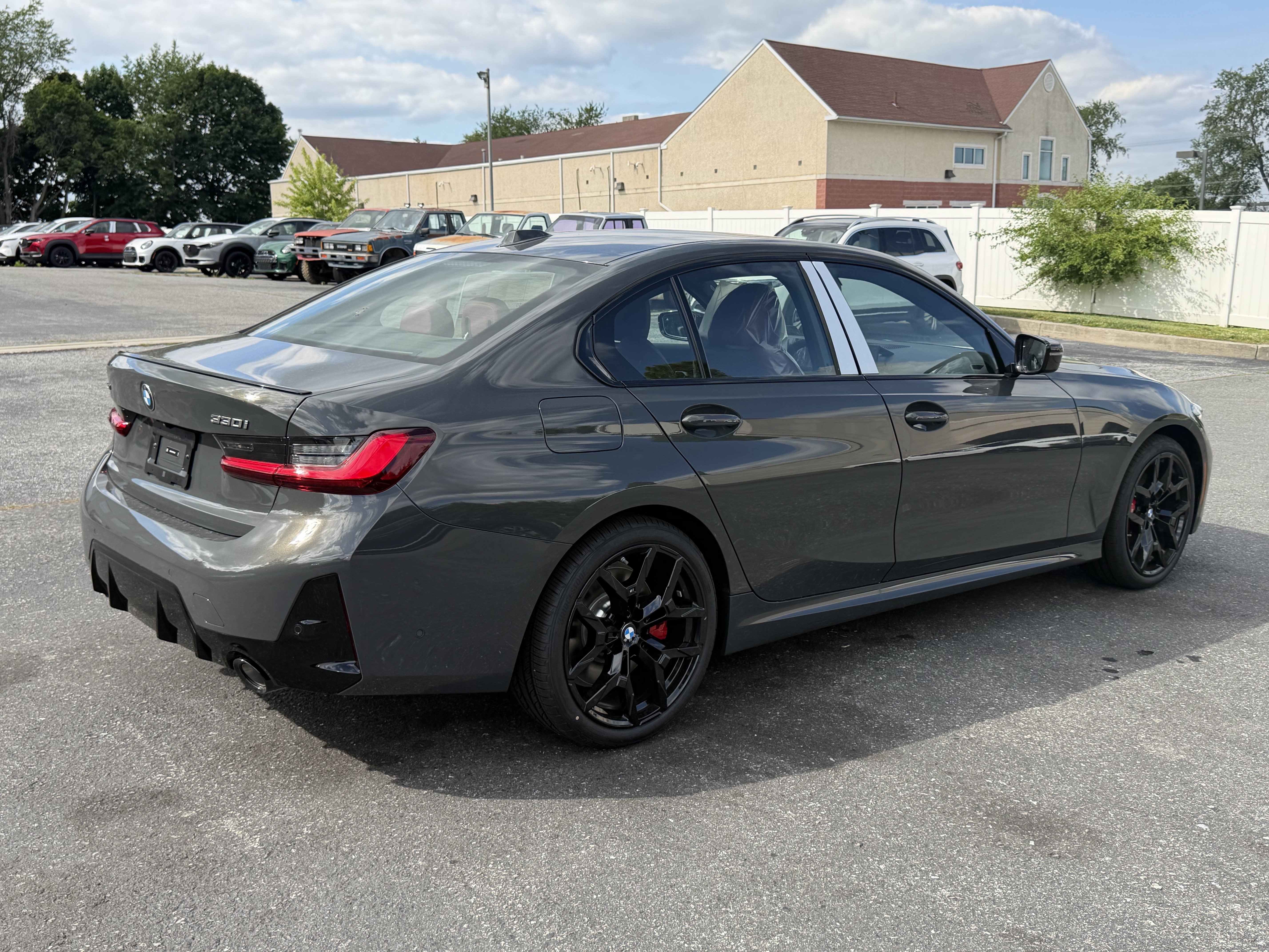 Used 2026 BMW 330i xDrive Sedan w/ M Sport Package AWD/4WD image 4