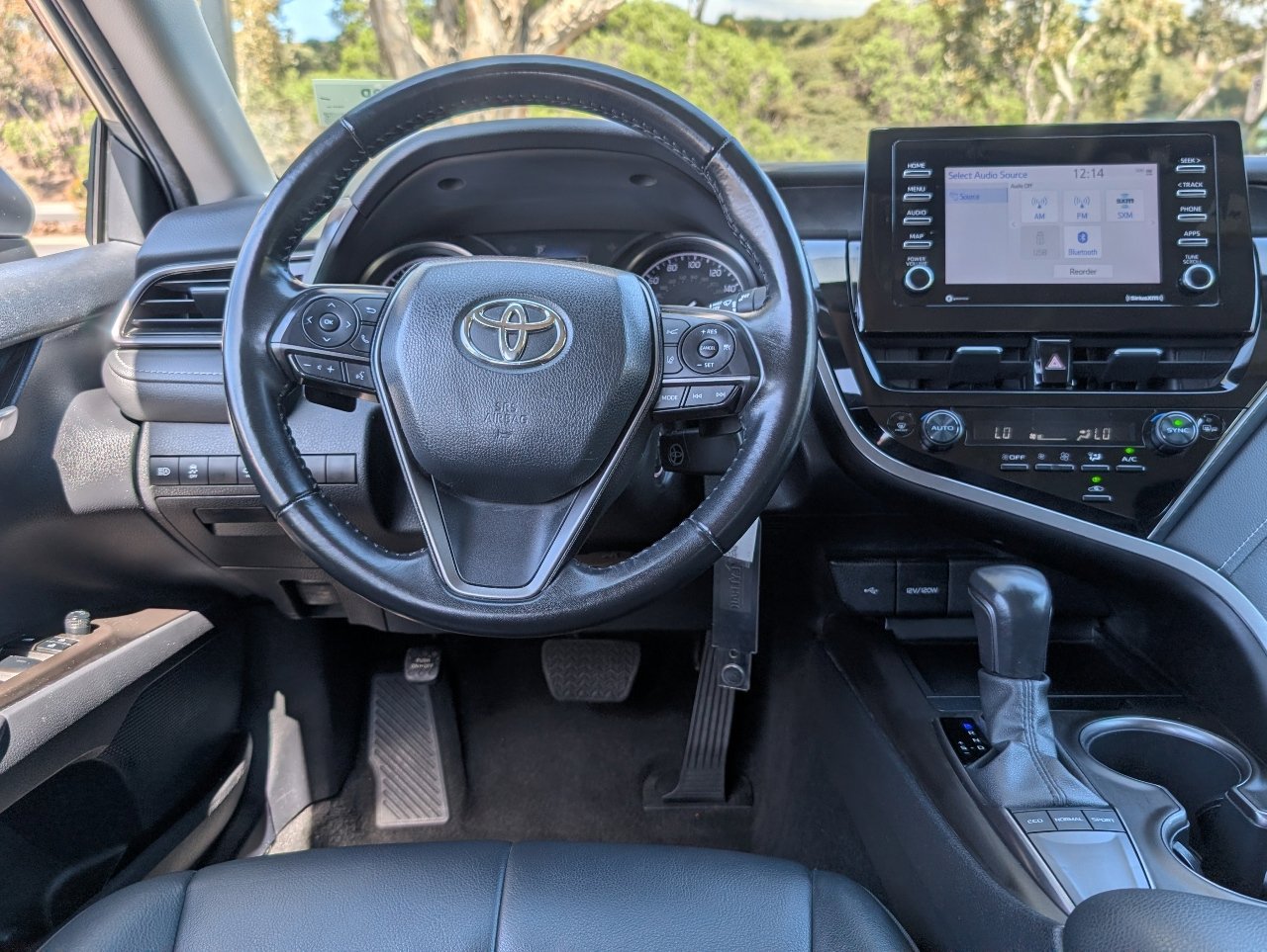 Used 2023 Toyota Camry SE image 4