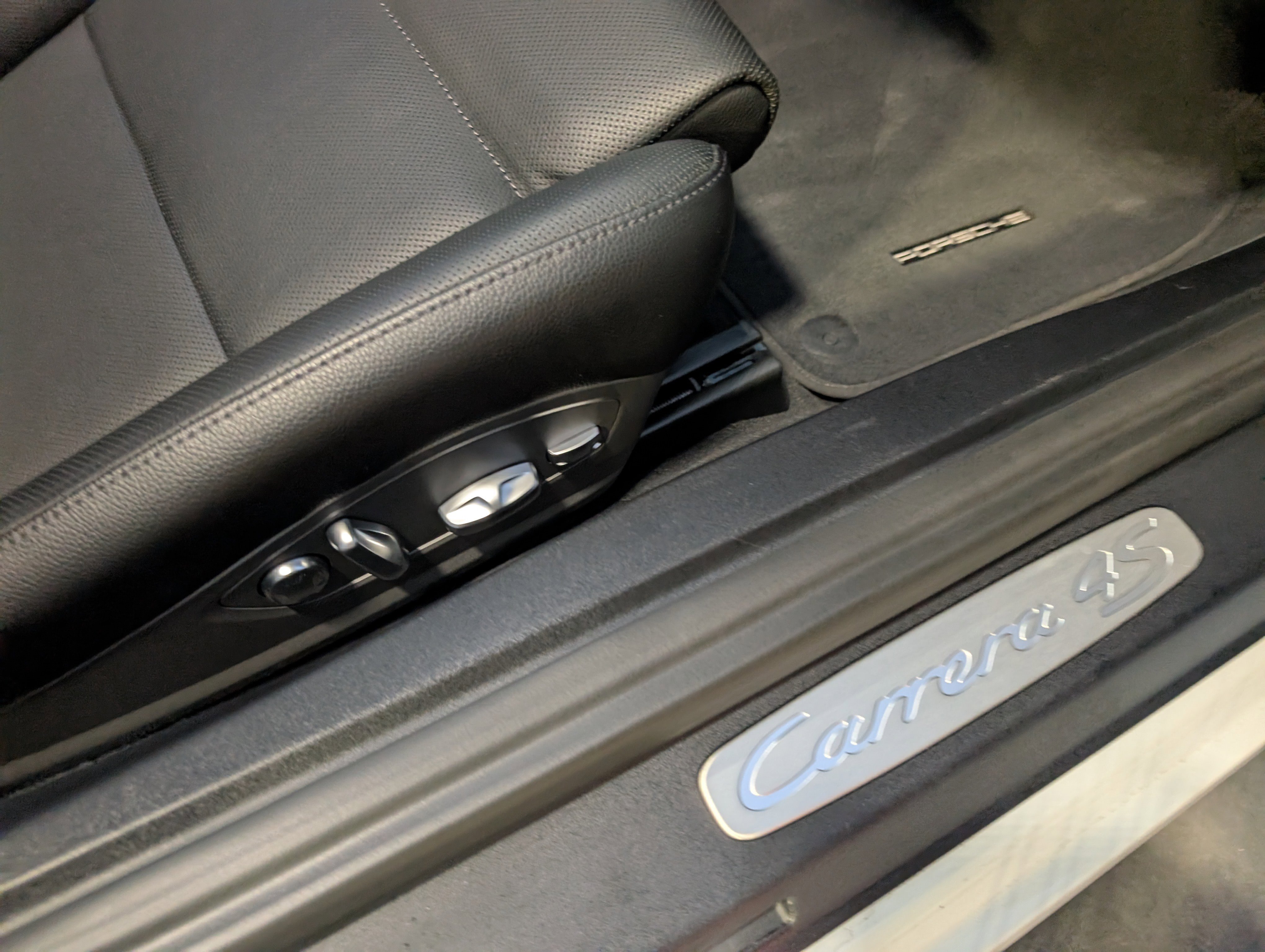 Used 2018 Porsche 911 Carrera 4S image 22