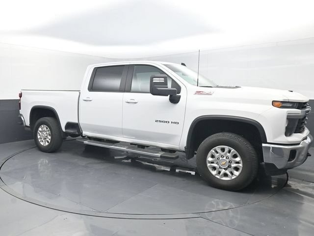 Used 2025 Chevrolet Silverado 2500 LT AWD/4WD image 32
