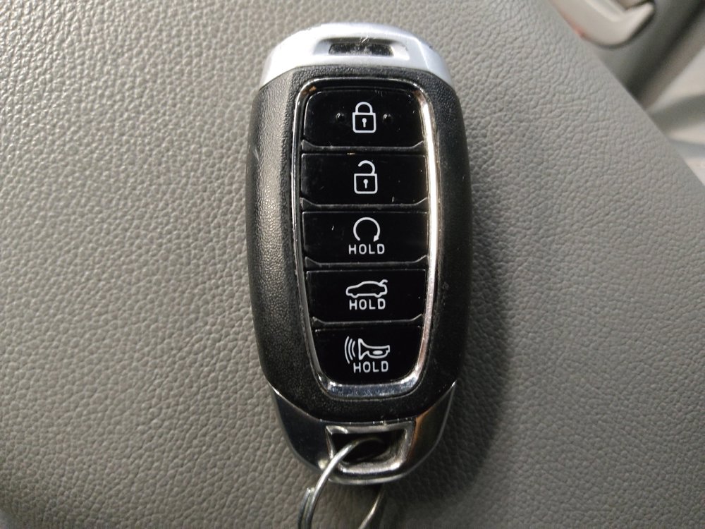 Used 2022 Hyundai Elantra SEL FWD image 32