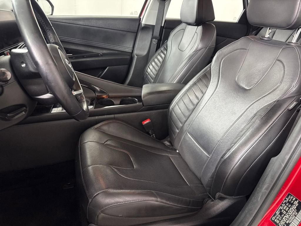 Used 2023 Hyundai Elantra Limited image 14