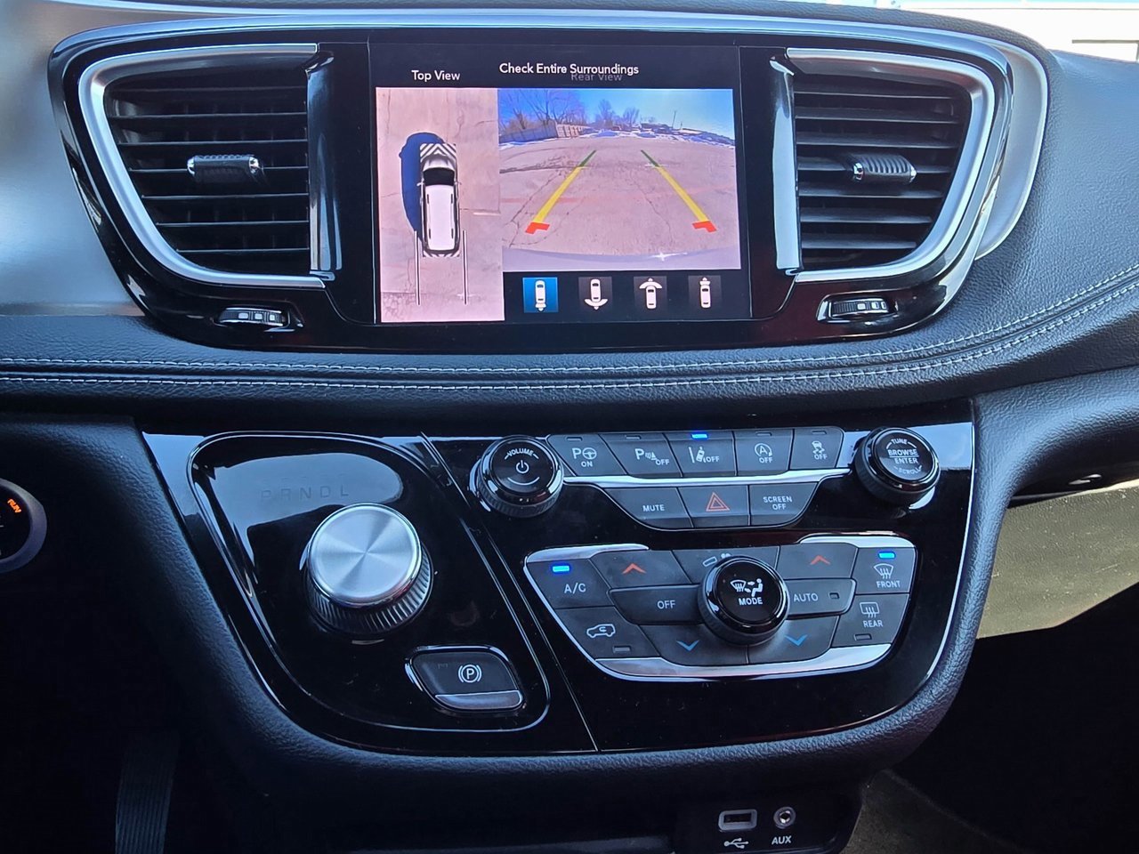 Used 2020 Chrysler Pacifica Limited w/ Quick Order Package 27H Red S image 19