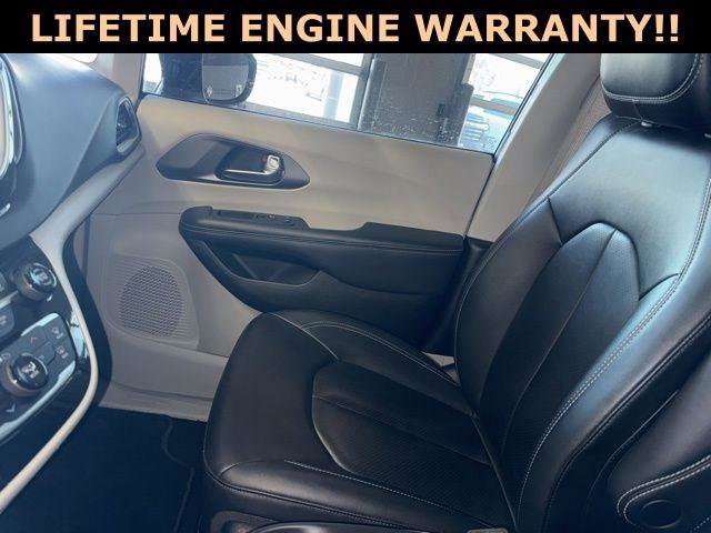 Certified 2024 Chrysler Pacifica Touring-L image 27
