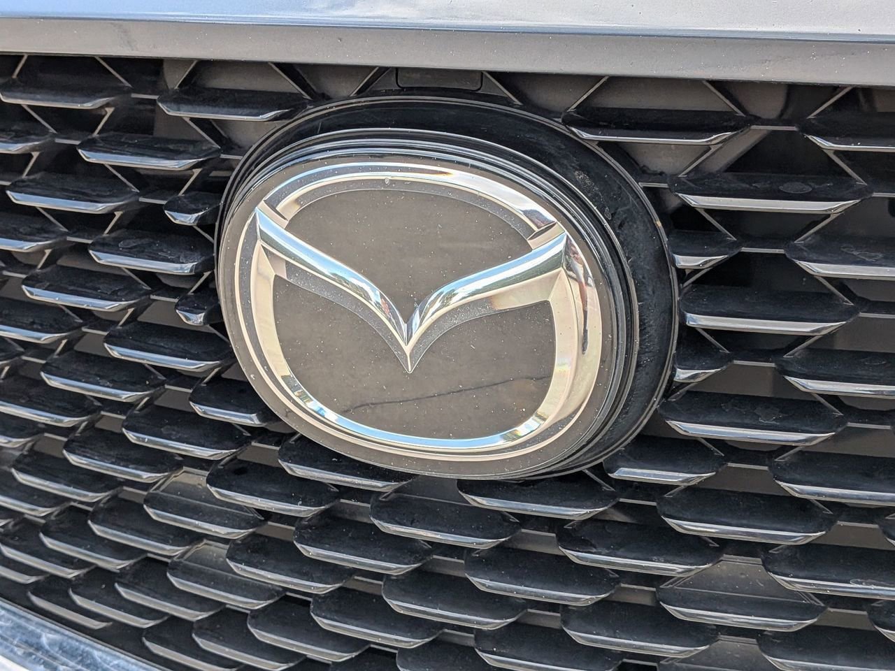 Used 2023 MAZDA MAZDA3 s FWD image 5