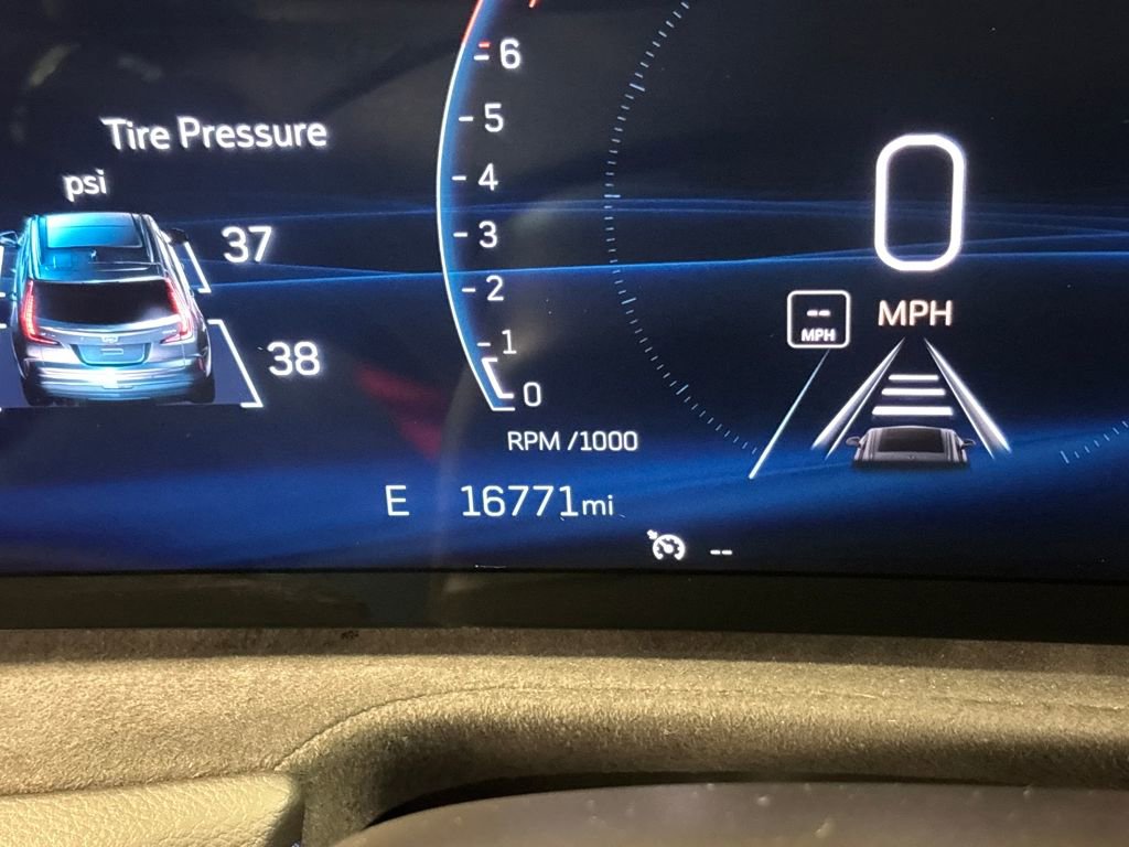 Used 2024 Cadillac XT4 Sport w/ Cold Weather Package image 32