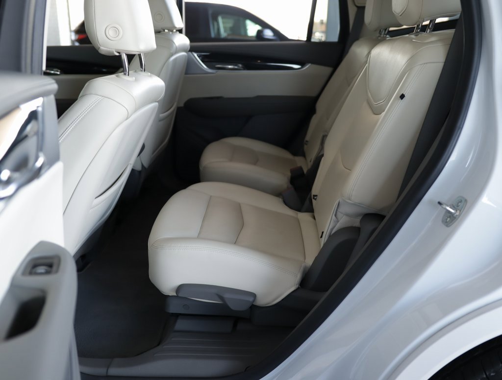 Used 2025 Cadillac XT6 Premium Luxury image 27