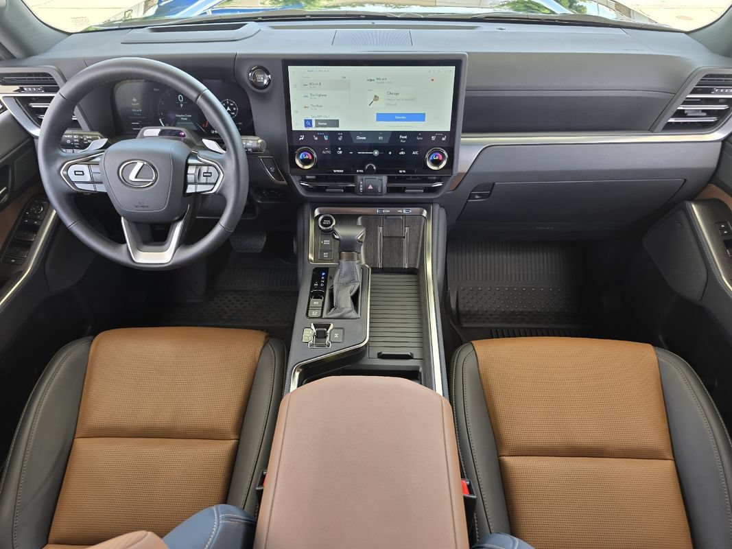 Used 2026 Lexus GX 550 w/ Accessory Package (2T) AWD/4WD image 9