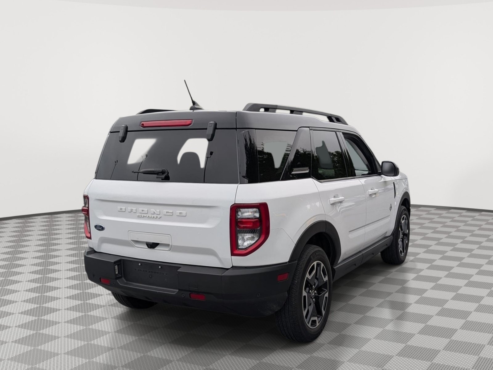 Used 2022 Ford Bronco Sport Outer Banks w/ Tech Package AWD/4WD image 5