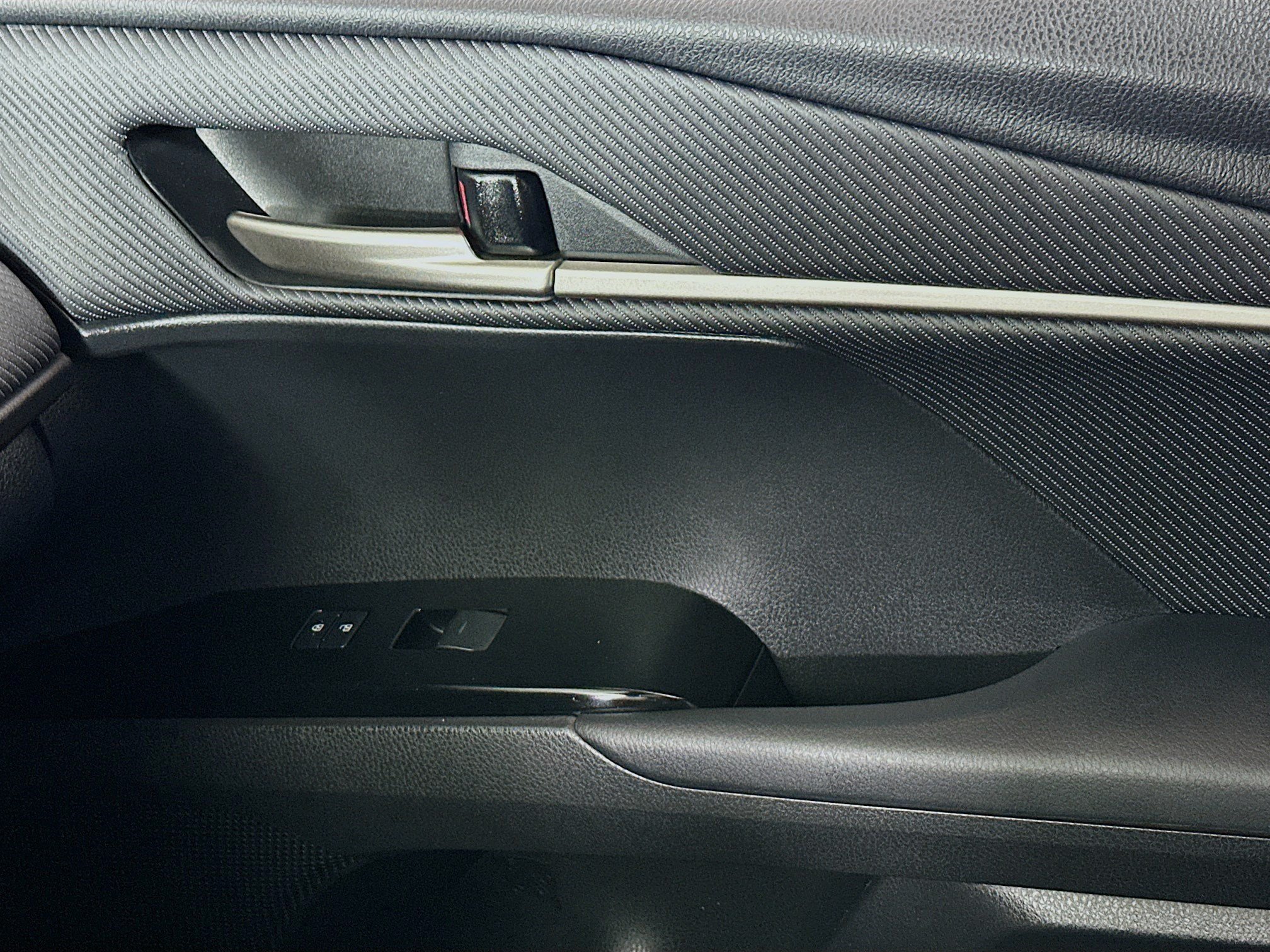Used 2025 Toyota Camry SE w/ Multimedia Upgrade Package FWD image 17