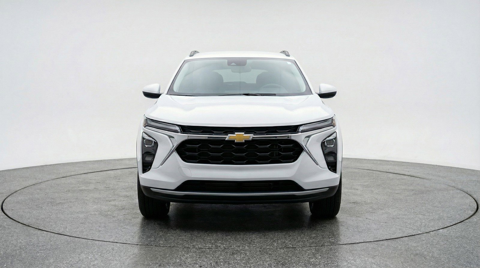 Used 2025 Chevrolet Trax LT FWD image 2