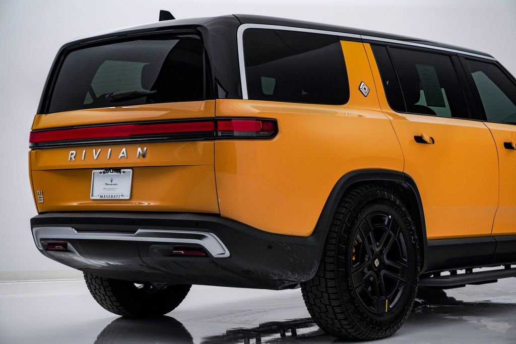 Used 2023 Rivian R1S Adventure image 12